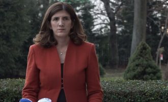 Ganimete Musliu dorëzon padi ndaj Faton Pecit