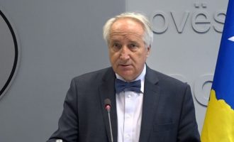 “Bota ka filluar operacionet me robotë, ndërsa ne ende kemi pacientë në lista të pritjes”