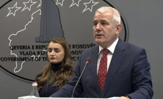 Dyshohet se pati rrjedhje informatash për aksionin në veri, Sveçla: Po bëhen hetime intensive