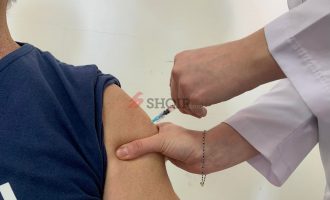 Rritja e rasteve frikëson qytetarët, rritet interesimi për dozën e tretë