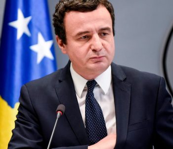 Kurti: Qentë endacakë janë kthyer në problem të sigurisë për qytetarët