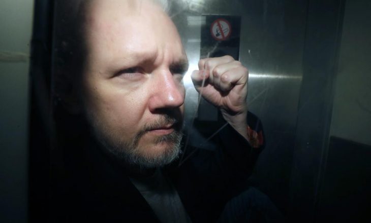 Themeluesi i WikiLeaks fiton fazën e parë gjyqësore për “shmangien” e ekstradimit të tij në SHBA