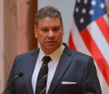 Escobar kërkon që Kosova dhe Serbia të zgjidhin çështjen e personave të pagjetur dhe energjinë në veri