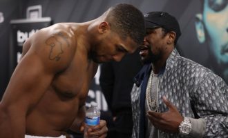 Joshua po përgaditet për “hakmarrje” – fillon të stërvitet me Mayweather