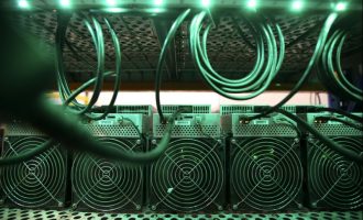 Bloomberg shkruan për vendimin e Qeverisë për ndalimin e prodhimit të kriptovalutave – a pritet të ndodhë njëjtë si në Kazakistan?