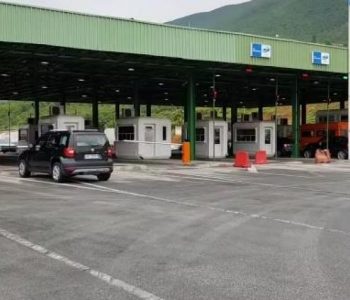 Në Morinë protestohet kundër vendimit të Qeverisë së Kosovës për certifikatën me tri vaksina