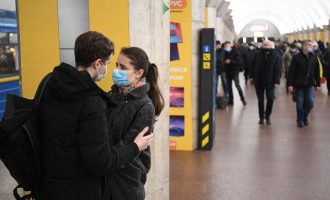 Banorët e Kievit po kërkojnë strehim