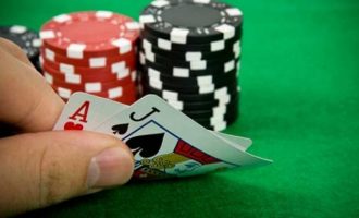 Arrestohet i dyshuari në Fushë Kosovë – në lokalin e tij u gjetën katër persona duke luajtur bixhoz