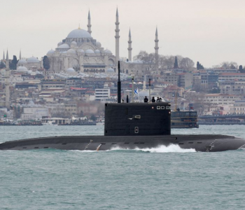 Turqia thotë se s’mund ta ndalë hyrjen e anijeve luftarake ruse në Detin e Zi