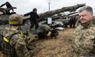 Vriten dy ushtarë ukrainas dhe plagosen 12 të tjerë