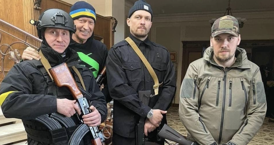 Kampioni i botës në boks – do luftojë për atdheun