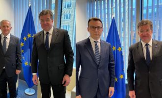 Lajçak flet pas takimeve me Bislimin e Petkoviq: Patëm diskutime intensive për një sërë temash konkrete