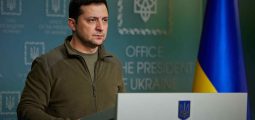Zelensky nënshkruan dekretin e tërheqjes së ushtarëve ukrainas nga misionet paqeruajtëse, përfshinë edhe Kosovën