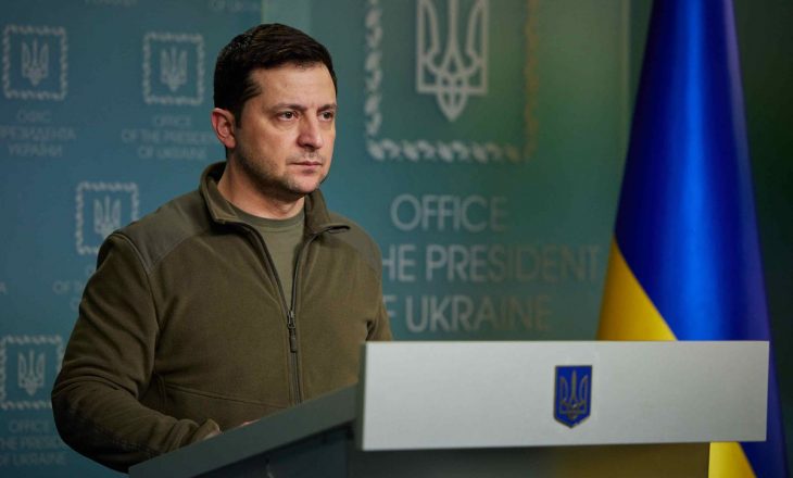 Zelensky nënshkruan dekretin e tërheqjes së ushtarëve ukrainas nga misionet paqeruajtëse, përfshinë edhe Kosovën