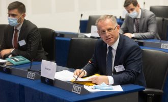 Qeveria në pritje të kërkesës nga Serbia për lehtësimin e mbledhjes së votave