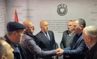 Familjarët e të vrarëve në Pejë pajtohen me ndërmjetësimin e deputetit të AAK-së