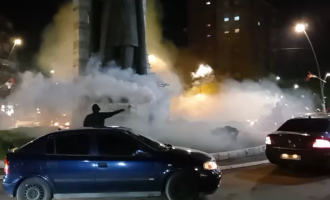 Festa e serbëve në veri me armë e mjete piroteknike, policia nis hetimet