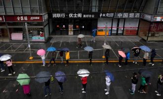 Kina vendos bllokim në 27 qytete, duke prekur deri në 165 milionë njerëz