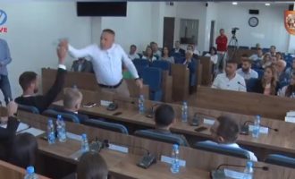 Eskalon situata midis LVV-LDK-së në Kuvendin Komunal të Podujevës