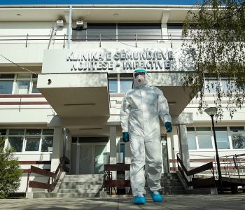 89 pacientë të infektuar me COVID-19 po trajtohen në klinika e spitale të Kosovës