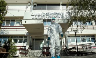 Rritët numri i të hospitalizuarëve për COVID-19 në Infektivë, para dhjetë ditësh nuk kishte asnjë