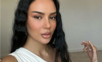 Bora Zemani në protestën përpara Ministrisë së Brendshme, ja kush e shoqëroi