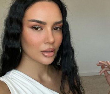 Bora Zemani në protestën përpara Ministrisë së Brendshme, ja kush e shoqëroi