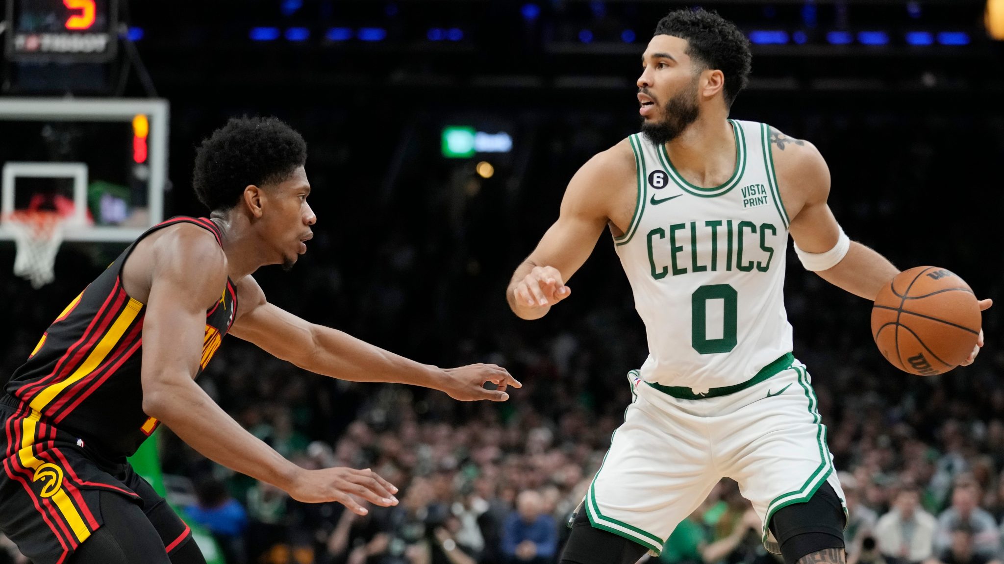 Boston vazhdon rrugën drejt finales