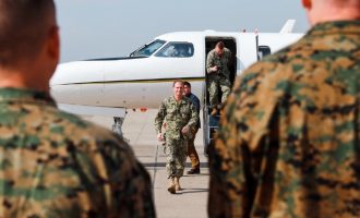 Pas tensioneve në Veri, admirali i NATO-s zbarkon në Kosovë