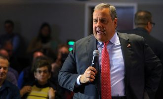 Republikani Christie i futet garës për president të SHBA-ve
