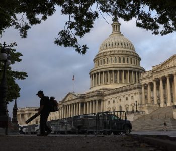 Dhoma e Përfaqësuesve miraton ligjin për rritjen e tavanit të borxhit