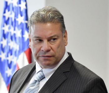 Escobar sot raporton për dialogun Kosovë-Serbi